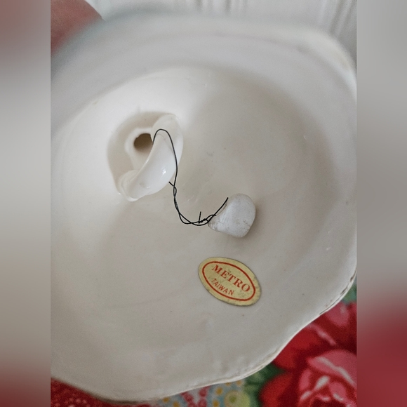 Vintage White Souvenir Luray Caverns VA Virginia Ceramic Bell Metro Taiwan - Picture 4 of 4